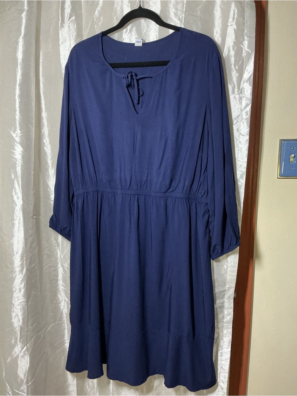 Old Navy Navy Tie-Front Long Sleeve Midi Dress